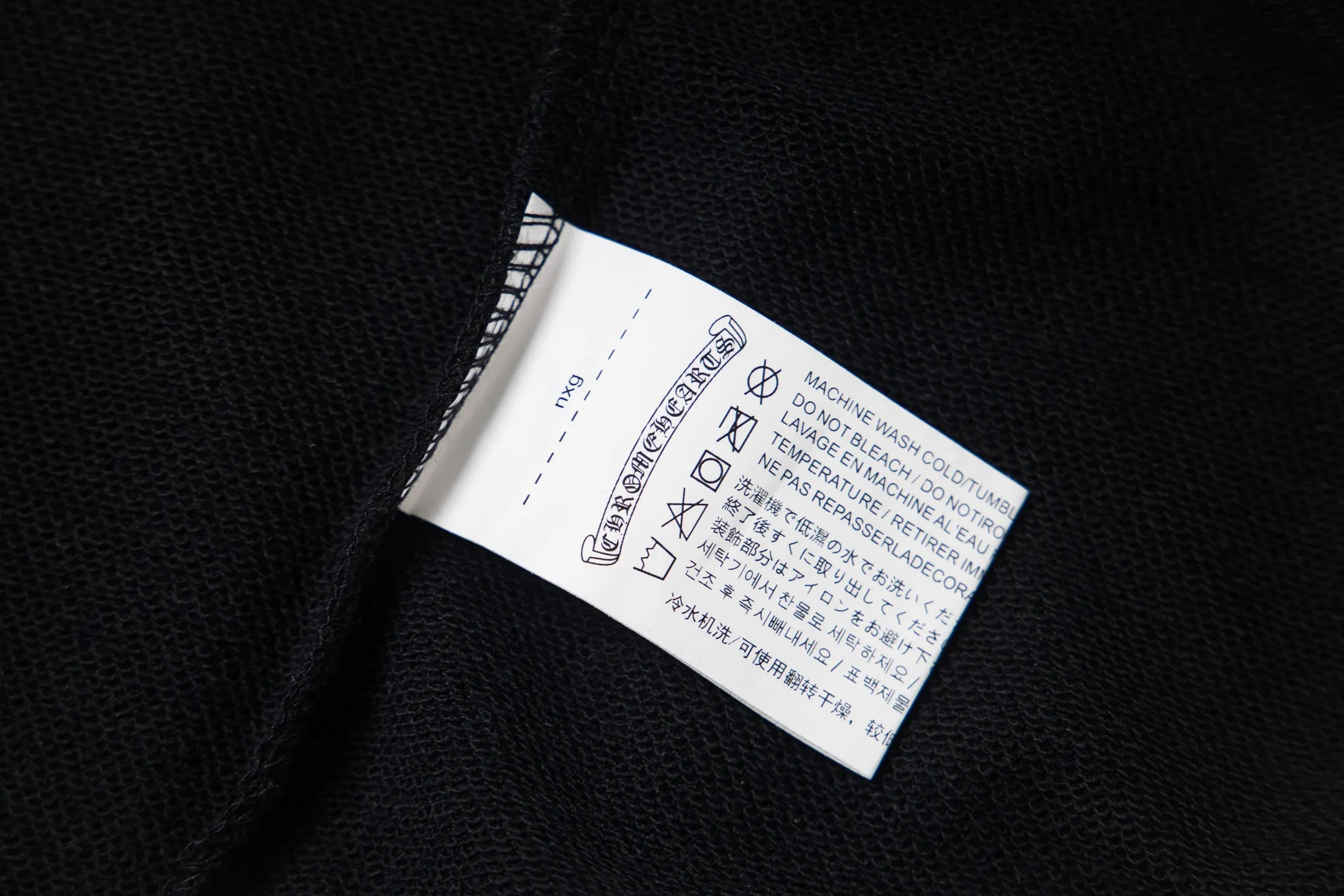 P280 Style number: Y265 Chrome Hearts Deadly Doll co-branded comic girl zipper long-sleeved hooded sweatshirt jacket. Heavy production. Scan the QR code to enter the official website in seconds. All customized originals are the same. Many details. What you see is what you get. Look for the exclusive background. Zhengerbajing 500g pure cotton large terry fabric. All fabrics have been shrunk in advance. Quality first. What you see is what you get. The pattern will not change after one wash. Distinguish some disposable clothes in the market. Three standards The packaging is complete, all original versions are restored and customized, the same style for men and women is versatile, a more classic version, the version is very unique, hangtag, hanging particles, washed, packaging bag, full set of accessories, very good appearance, super exquisite workmanship, color: black, size: S-XL